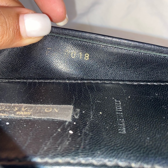 Louis Vuitton shoes - Picture 2 of 9